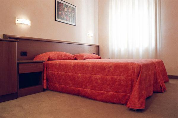 Hotel Italia Carmagnola Pokoj fotografie