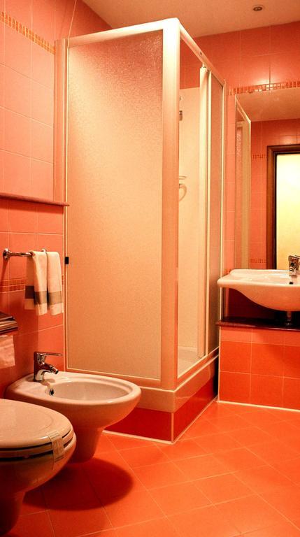Hotel Italia Carmagnola Pokoj fotografie