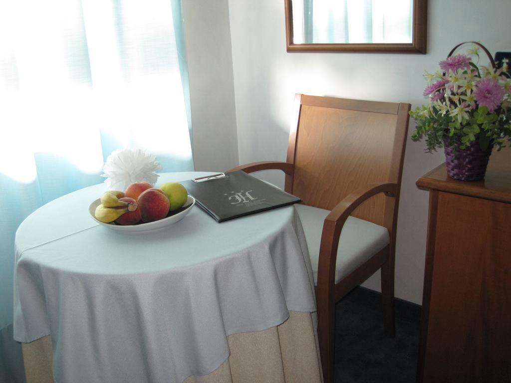 Hotel Italia Carmagnola Pokoj fotografie